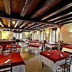 La Charmille Hotel