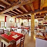 La Charmille 2* Escoire